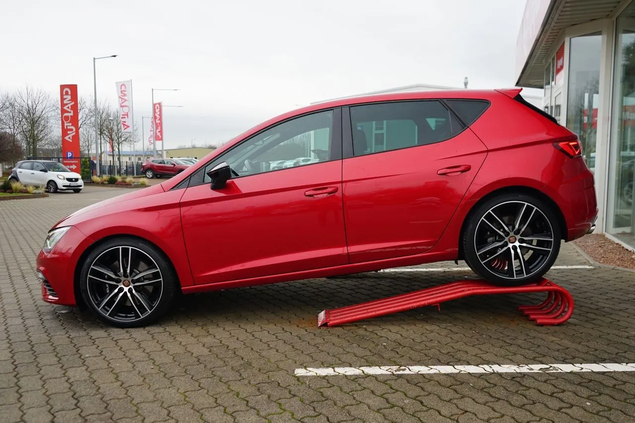 Seat Leon 2.0 TSI DSG Cupra 290...  Image 2