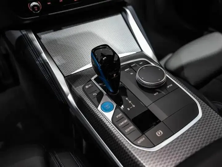 BMW i4 Image 6