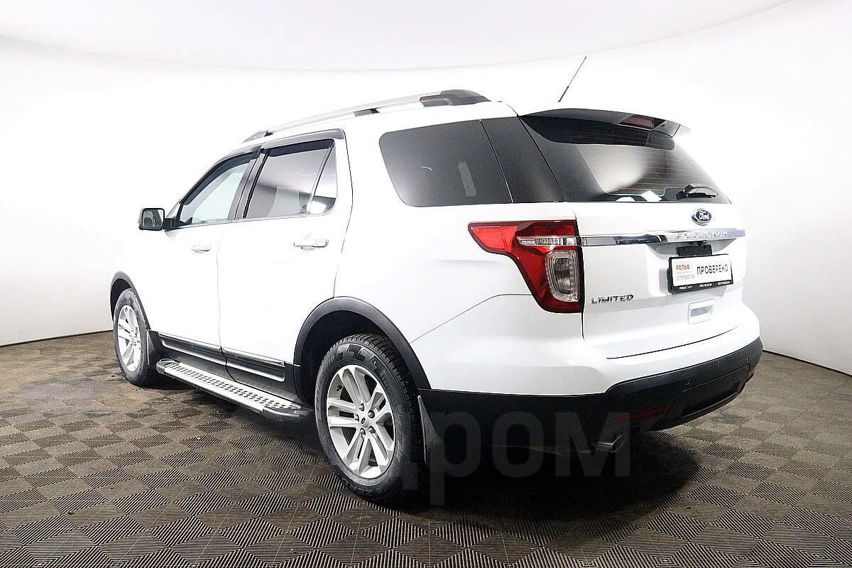 Ford Explorer Image 7